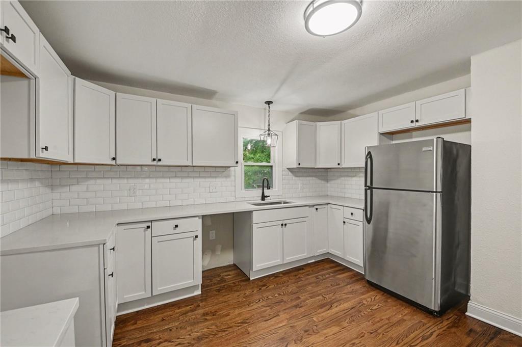 7135 Main St, Kansas City, MO 64114