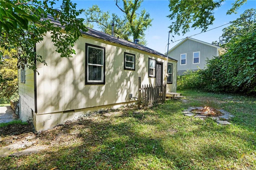 5129 Freeman Ave, Kansas City, KS 66102