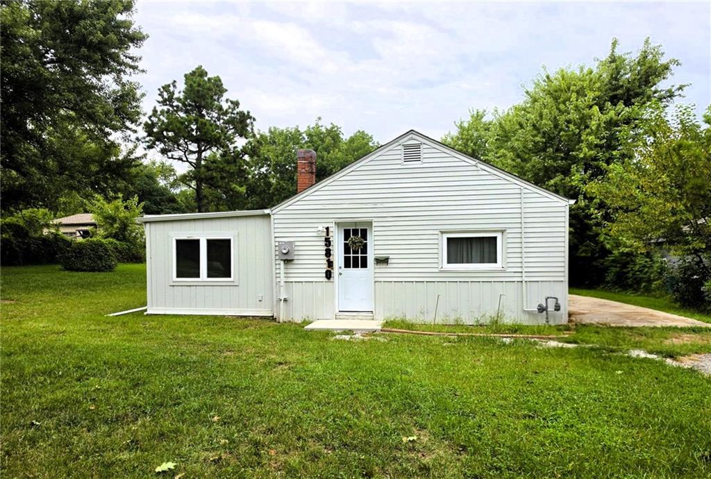 15812 E Independence Ave, Independence, MO 64050