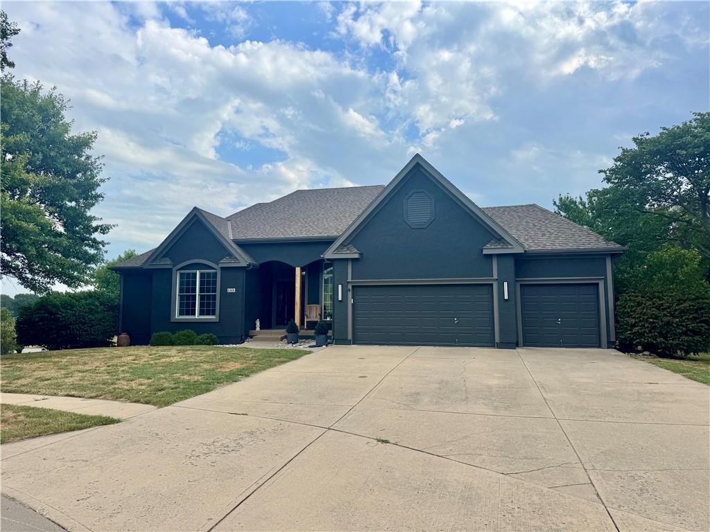509 Peach Tree Cir, Gardner, KS 66030
