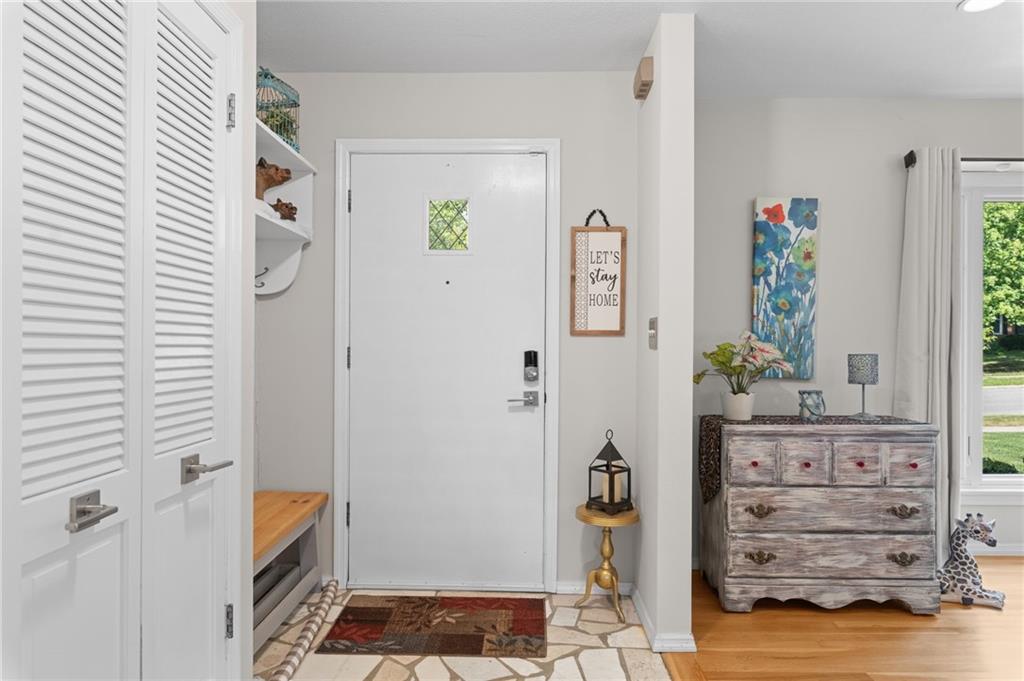 3723 E 104th St, Kansas City, MO 64137
