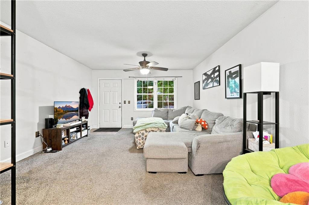 105 W 8th St, Knob Noster, MO 65336