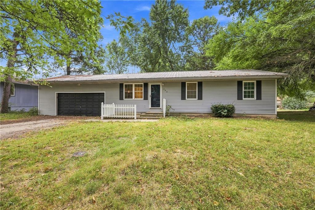 105 W 8th St, Knob Noster, MO 65336