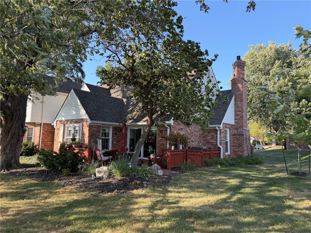 4009 Vintage Ct, Lawrence, KS 66047