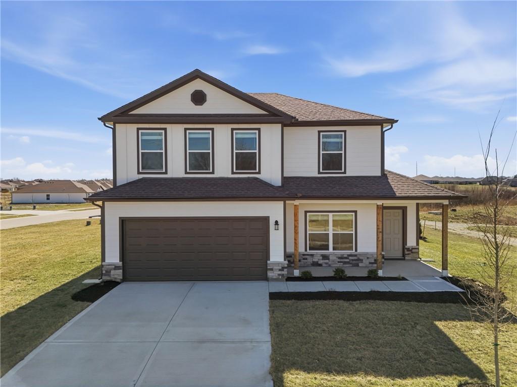 707 SW 6th Ter, Oak Grove, MO 64075