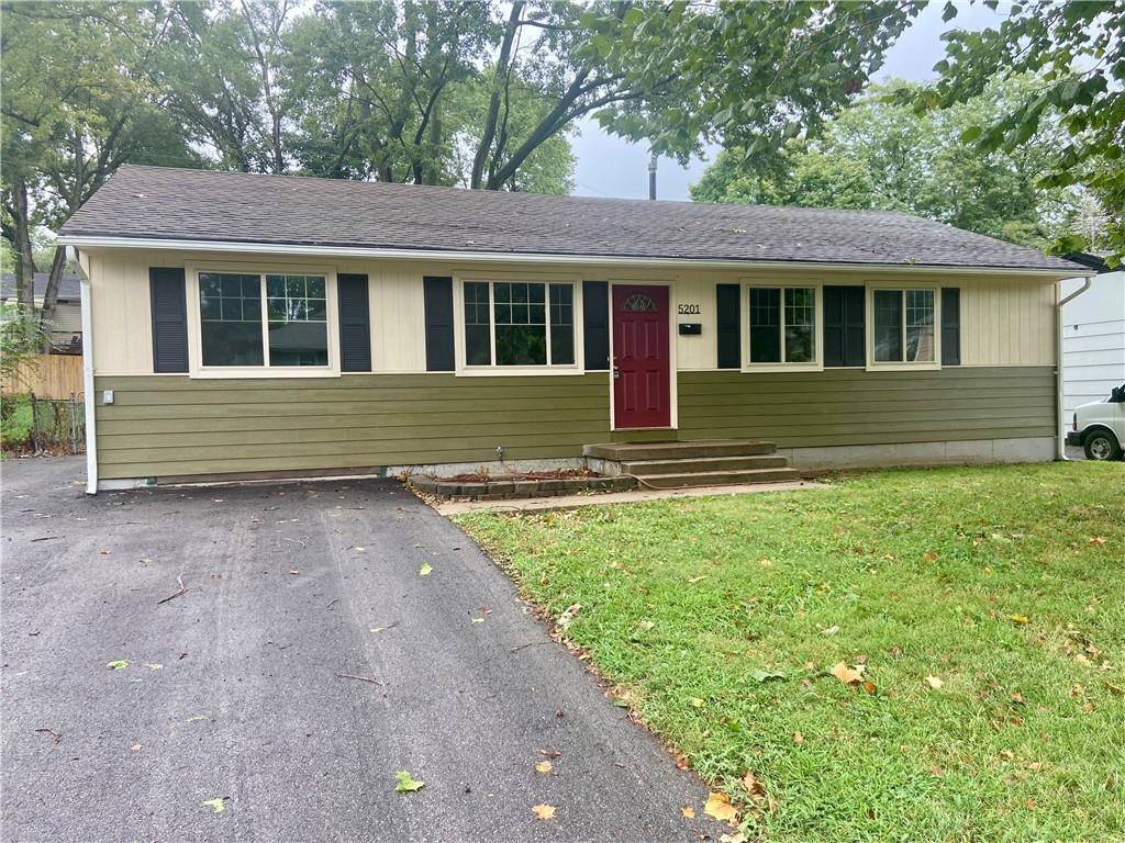 5201 S Norfleet Rd, Independence, MO 64055