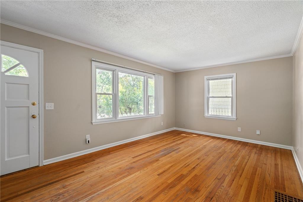 5314 Linden St, Roeland Park, KS 66205