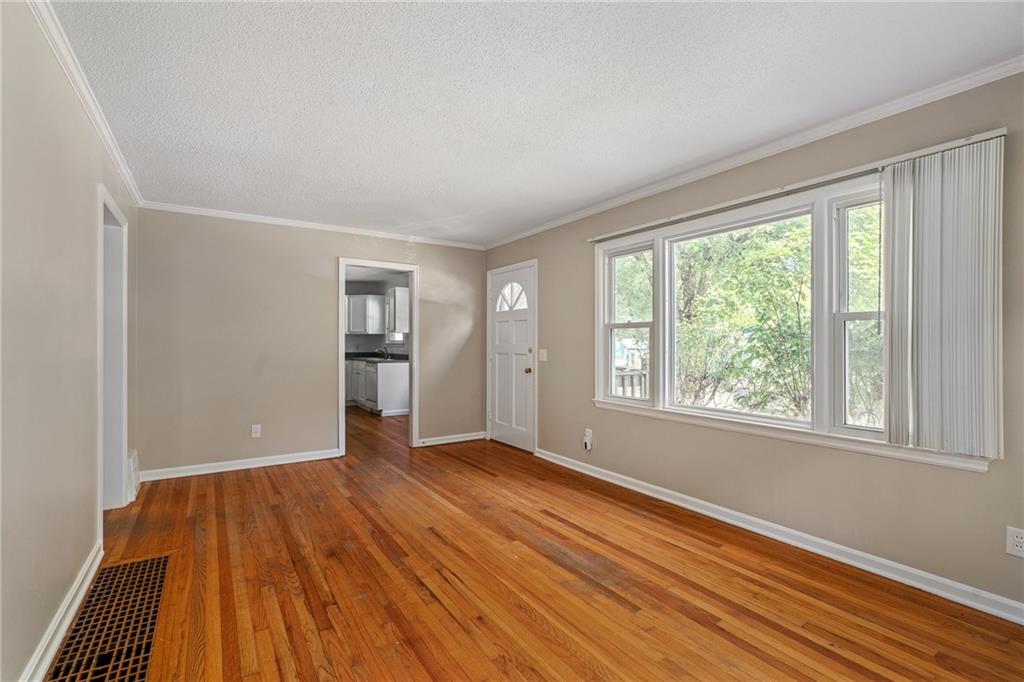 5314 Linden St, Roeland Park, KS 66205