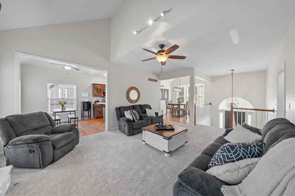 18424 S Juniper St, Gardner, KS 66030