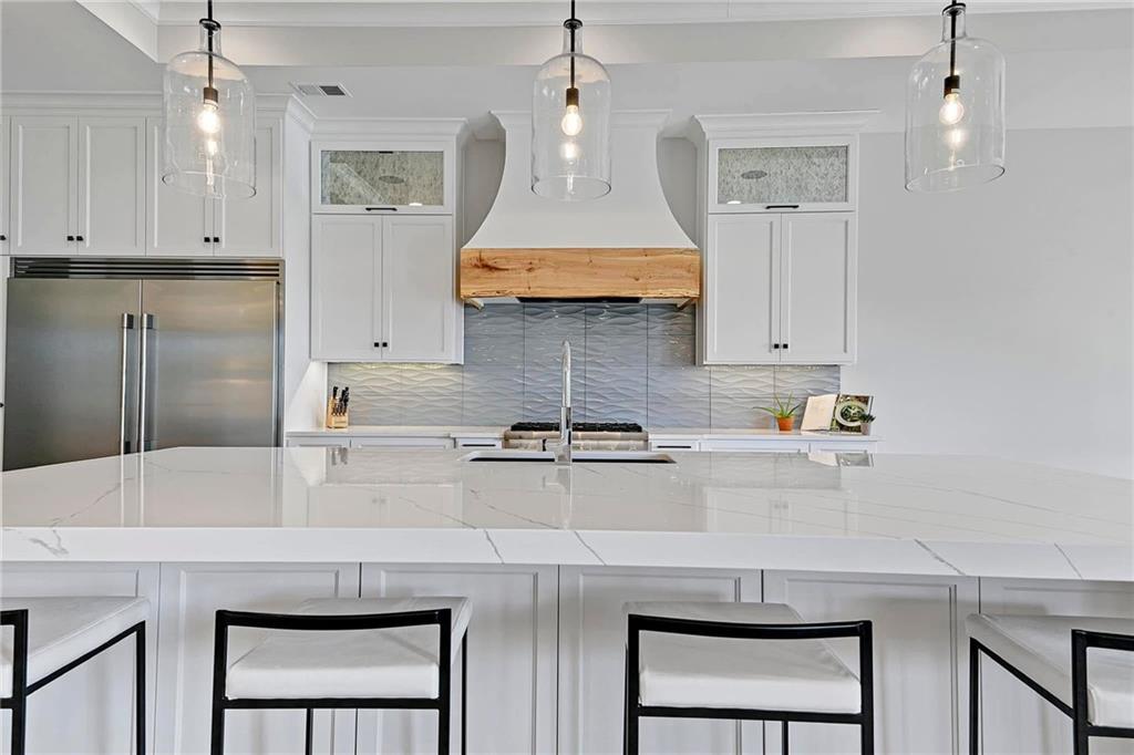6013 W 137 St, Overland Park, KS 66223