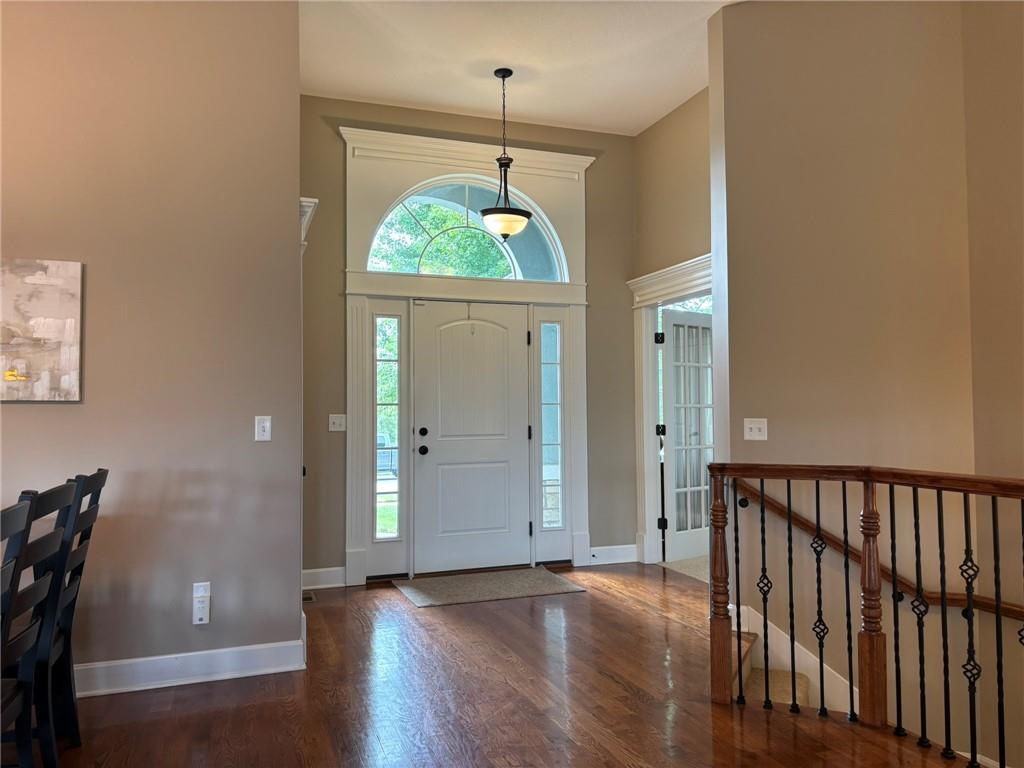 4713 Corinth Dr, St Joseph, MO 64506