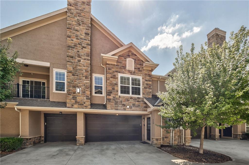 16019 Fontana St #240, Overland Park, KS 66085