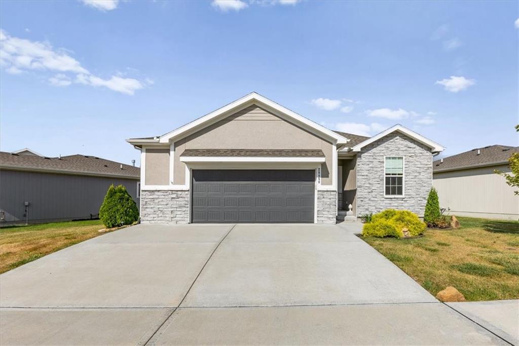 20850 W 190th Pl, Spring Hill, KS 66083