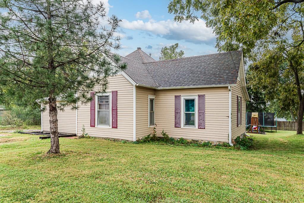 301 W Lake St, Mc Louth, KS 66054