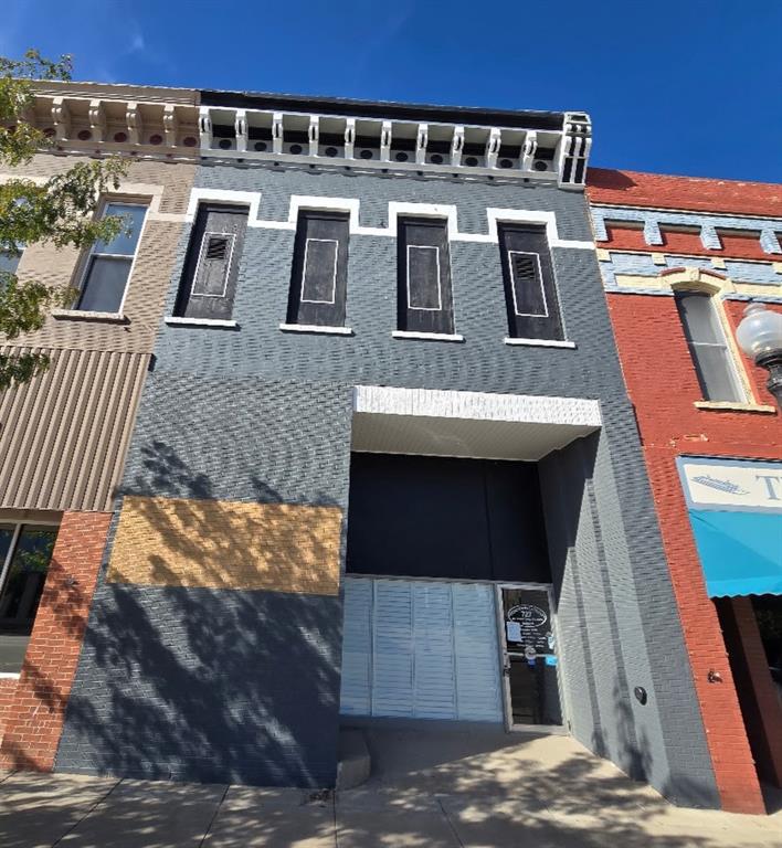 727 Commercial St, Atchison, KS 66002