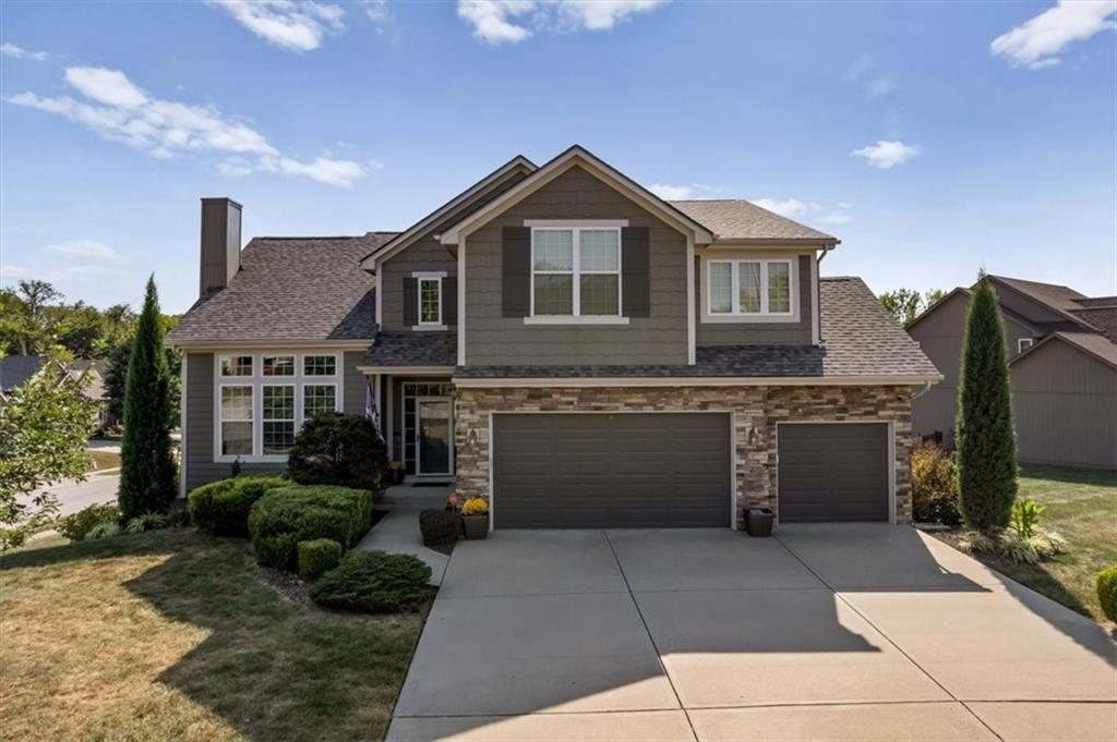 8311 NW 74th St, Kansas City, MO 64152