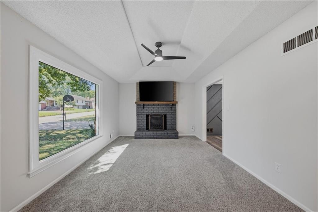508 Mark Ln, Belton, MO 64012