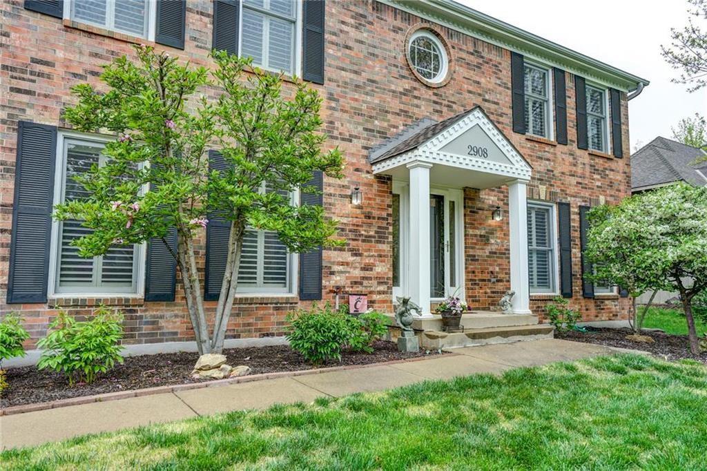 2908 W 124th Ter, Leawood, KS 66209