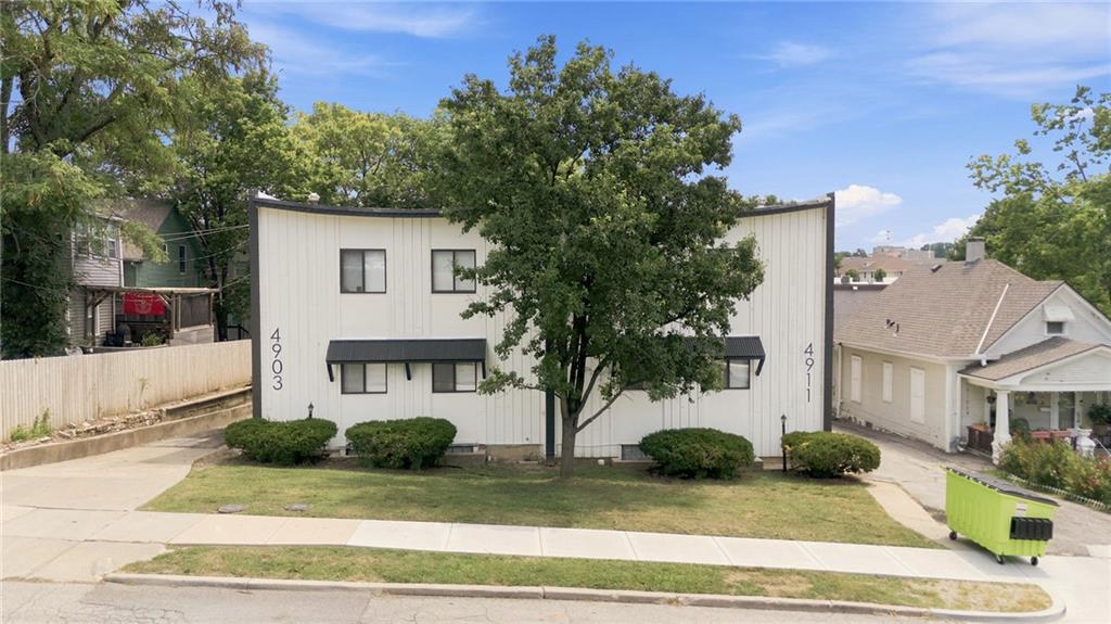 4903 Walnut St, Kansas City, MO 64112