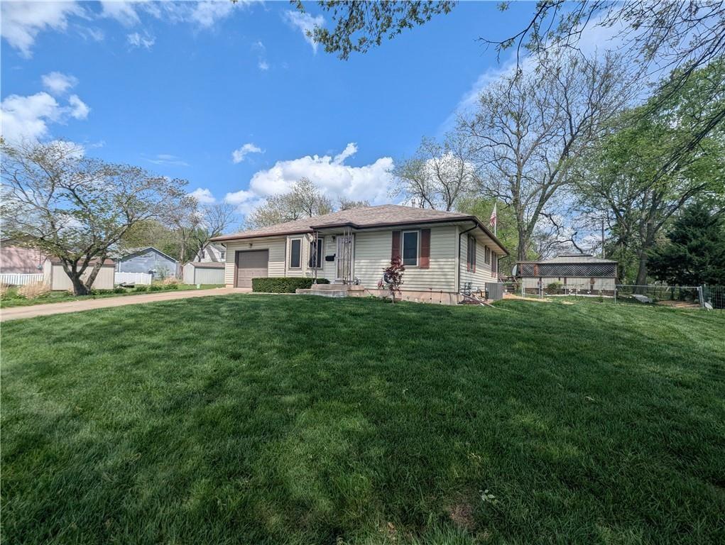 701 S Oakland St, Harrisonville, MO 64701