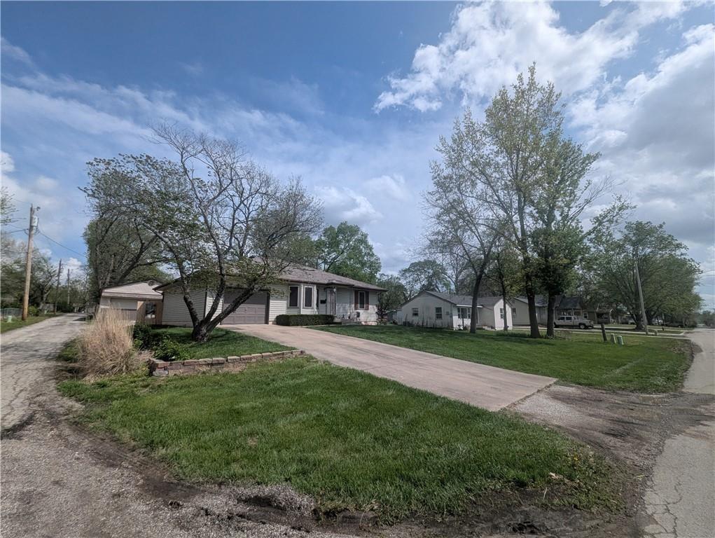 701 S Oakland St, Harrisonville, MO 64701
