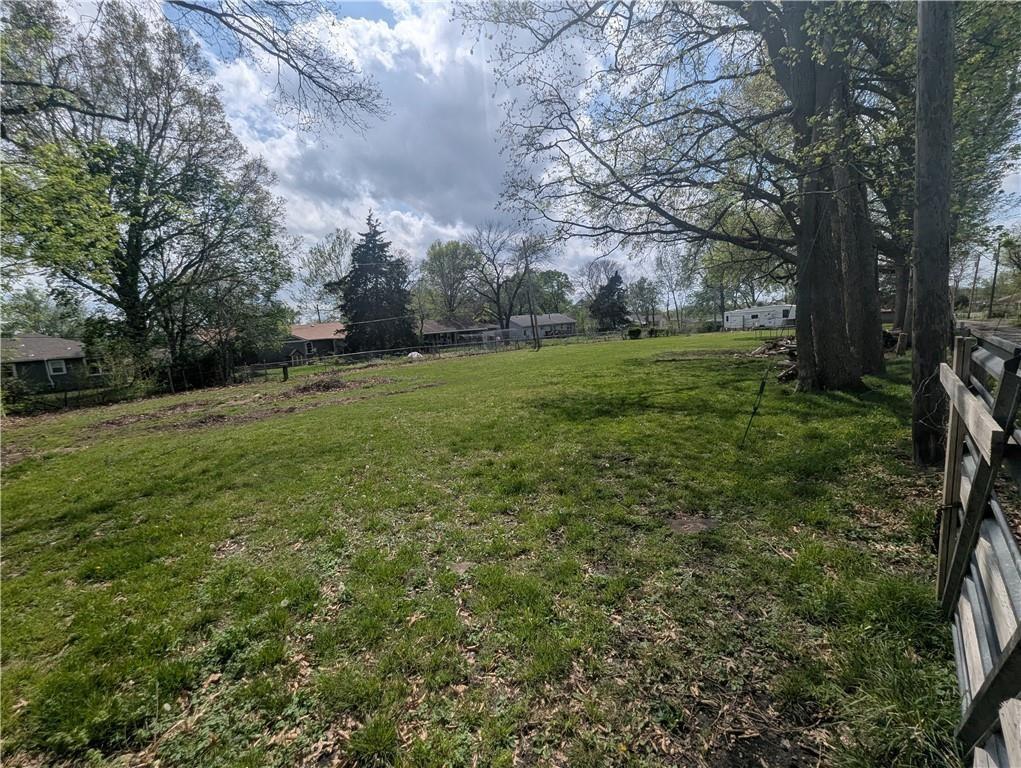 701 S Oakland St, Harrisonville, MO 64701