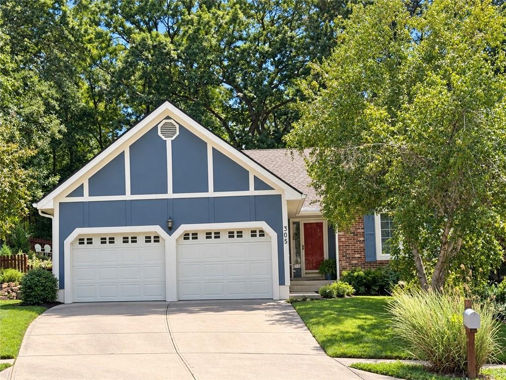 305 Lancelot Dr, Liberty, MO 64068