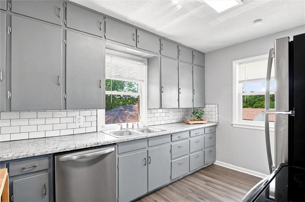 2915 S Sterling Ave, Independence, MO 64052