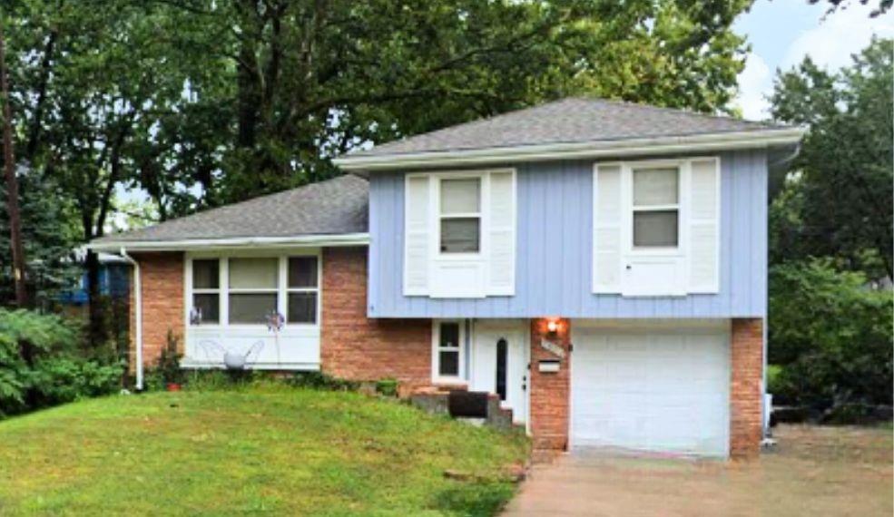 7804 E 92nd St, Kansas City, MO 64138
