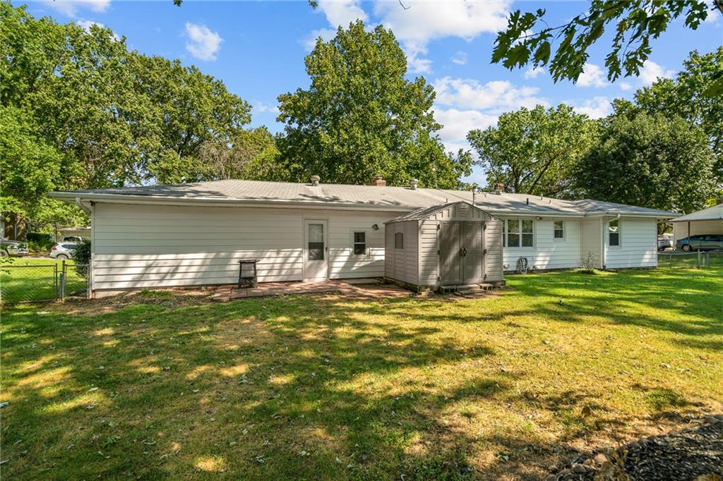 6200 Hedges Ave, Raytown, MO 64133
