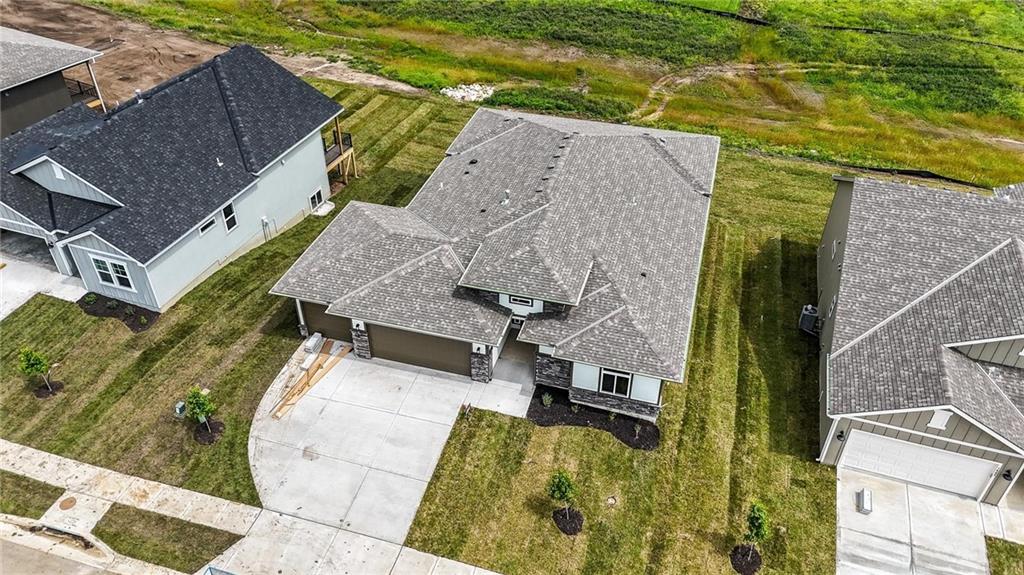1813 Halls Creek Ave, Raymore, MO 64083