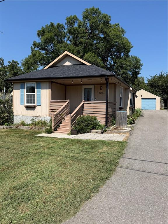 4216 NE 44th St, Kansas City, MO 64117