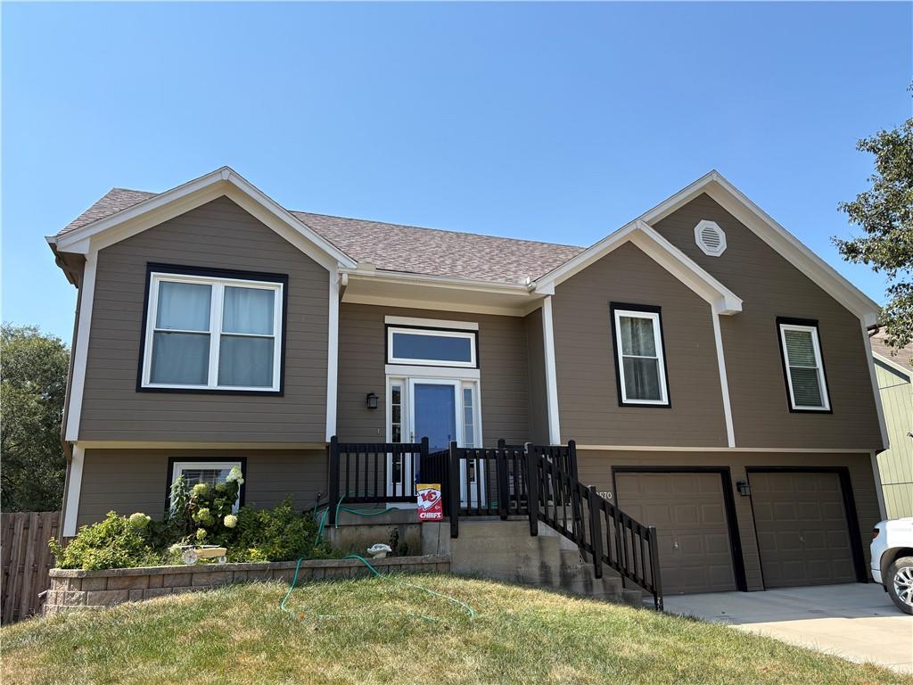 12570 S Parker Ter, Olathe, KS 66061