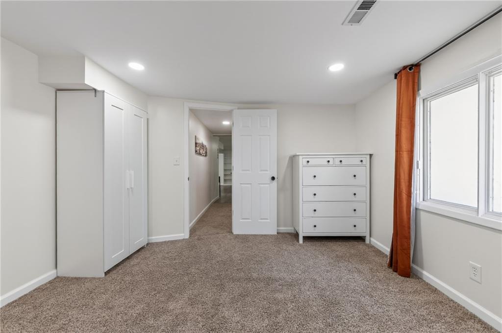 10923 Myrtle Ave, Kansas City, MO 64137