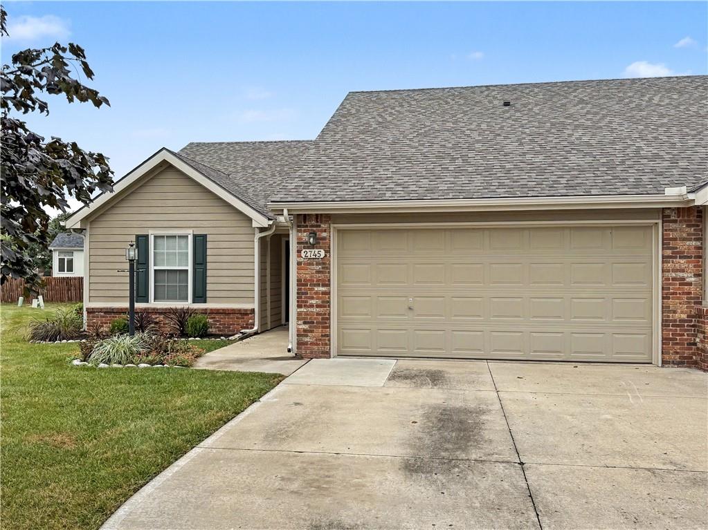 2745 Coralberry Ct, Lawrence, KS 66047