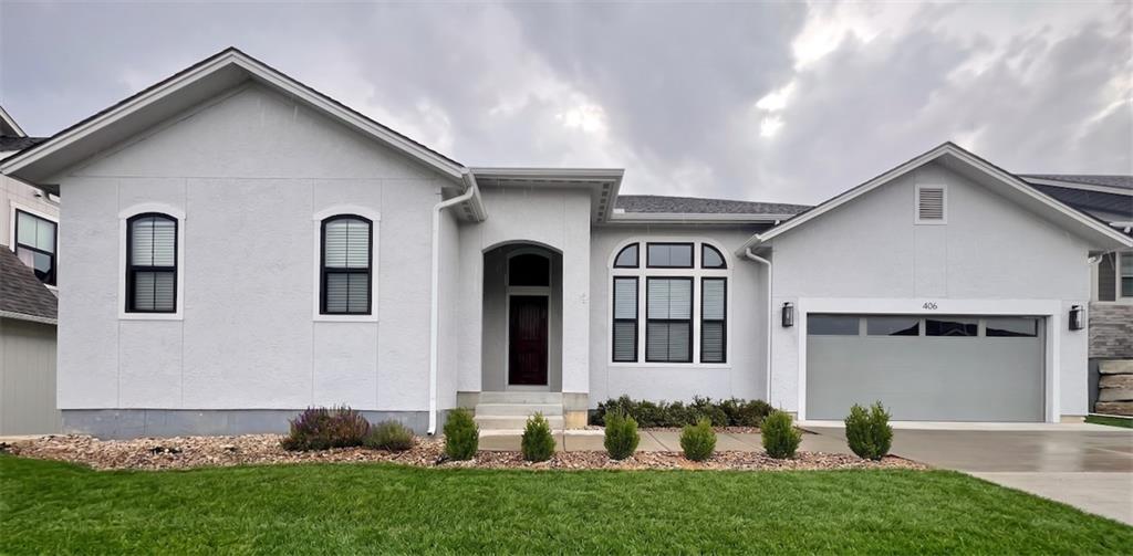 406 Stoneridge Dr, Lawrence, KS 66049