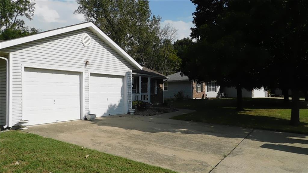 400 Ann Ave, Harrisonville, MO 64701