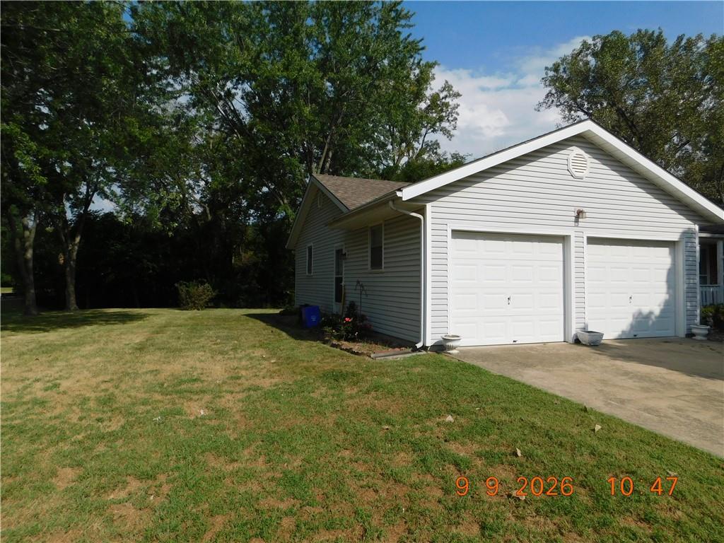 400 Ann Ave, Harrisonville, MO 64701