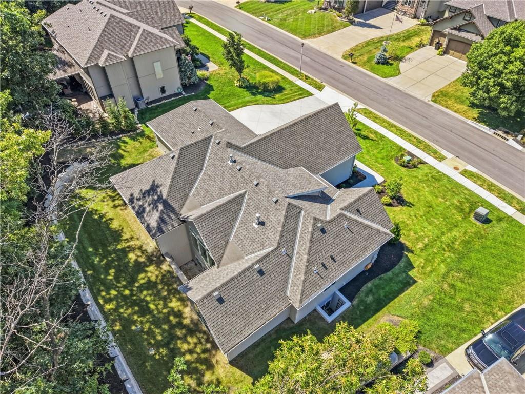 6753 Longview Rd, Shawnee, KS 66218