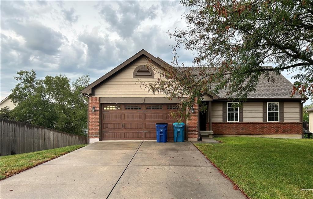 1505 Ashton Dr, Liberty, MO 64068