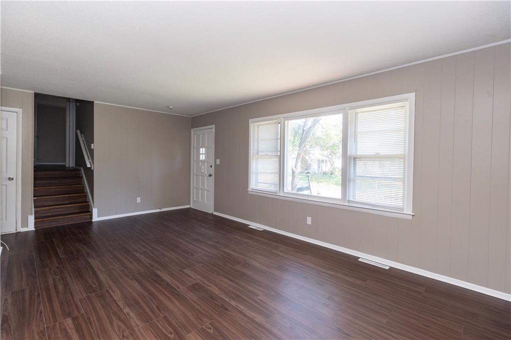 11815 Armitage Dr, Kansas City, MO 64134