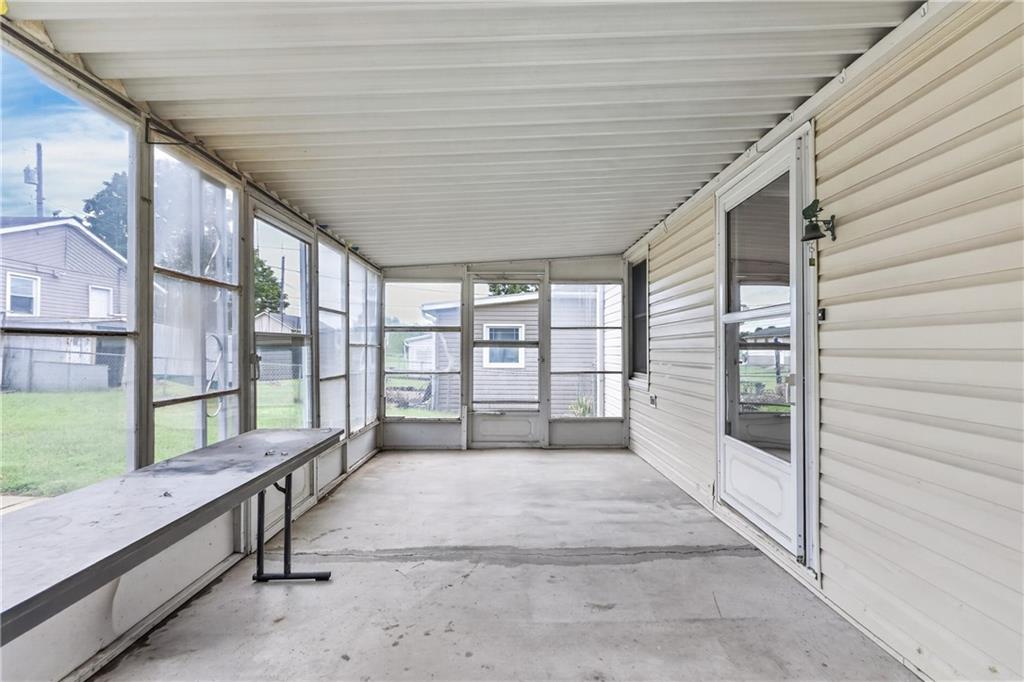2607 S 14th St, St Joseph, MO 64503