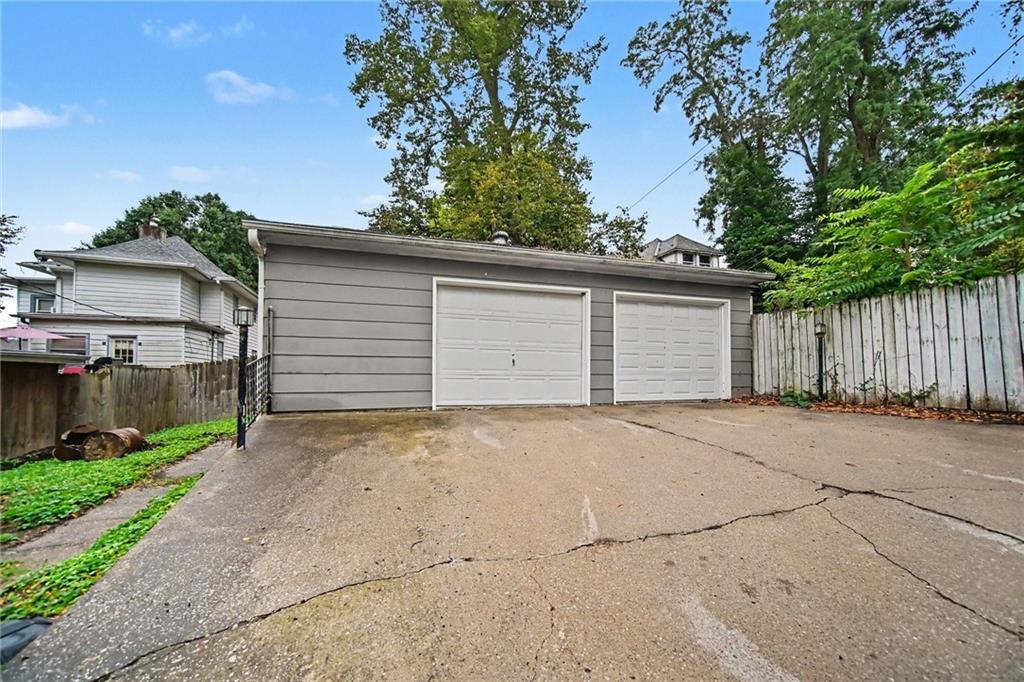 2609 Faraon St, St Joseph, MO 64501