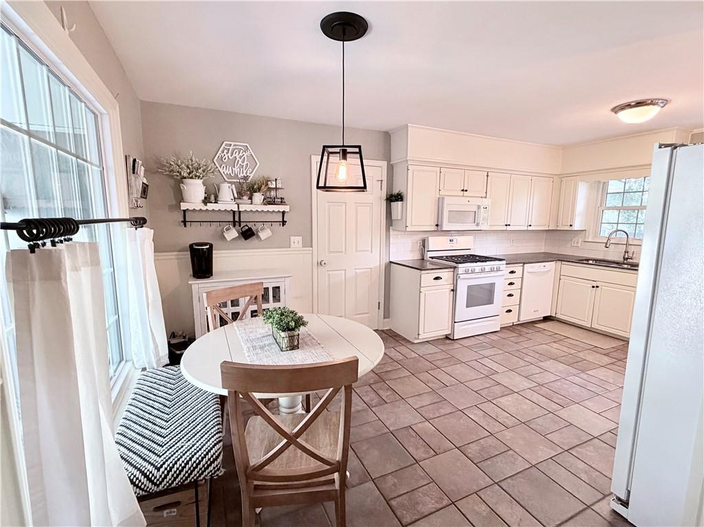 407 Linden Pl, Raymore, MO 64083