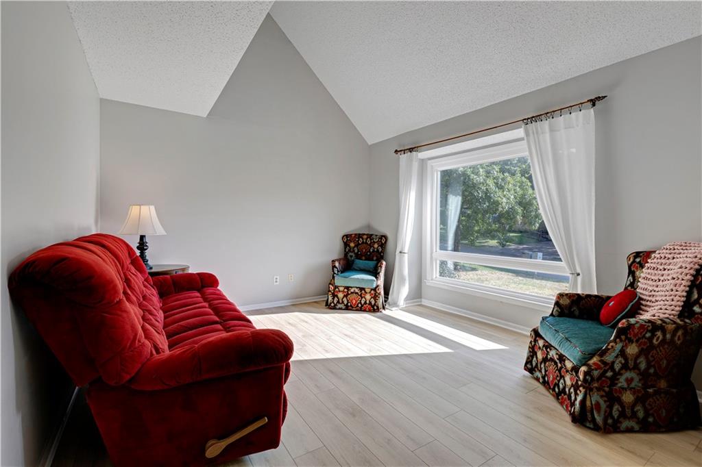 7910 Rene St, Lenexa, KS 66215