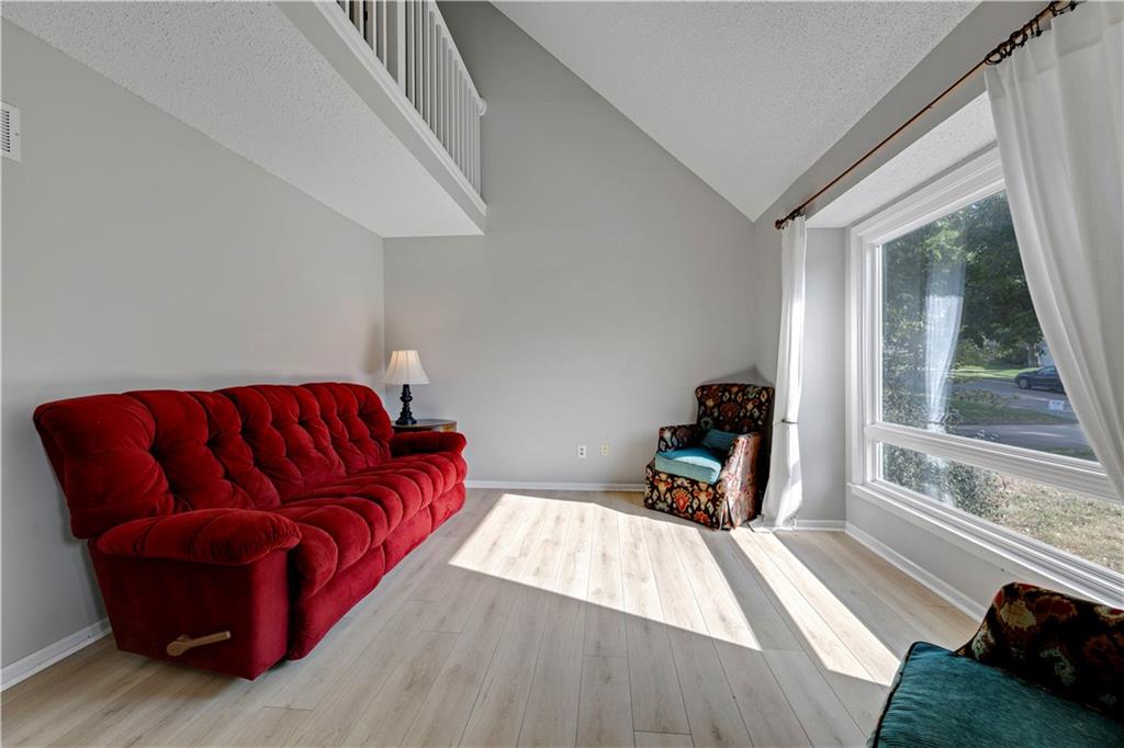 7910 Rene St, Lenexa, KS 66215