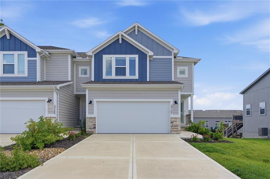 3727 SW Clayton Pl, Lee's Summit, MO 64082