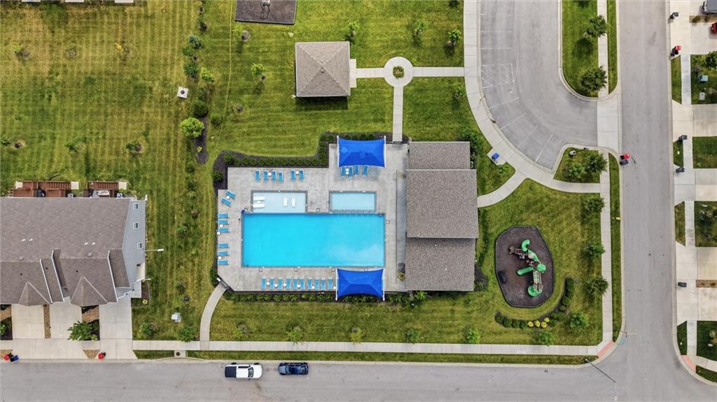 3727 SW Clayton Pl, Lee's Summit, MO 64082
