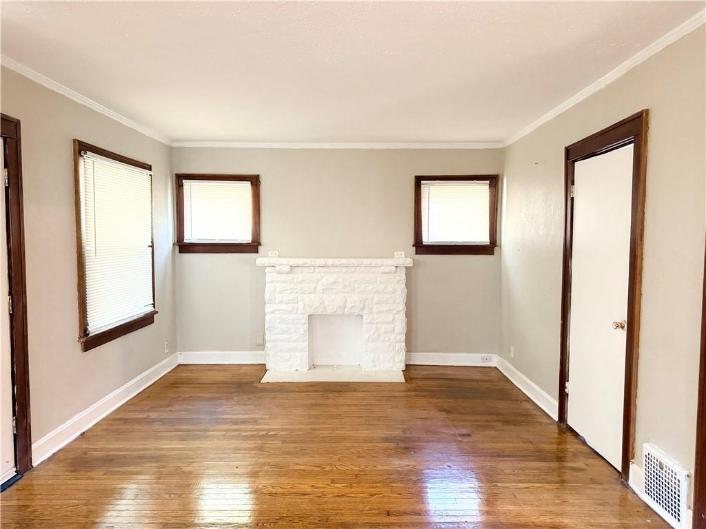 5233 Highland Ave, Kansas City, MO 64110