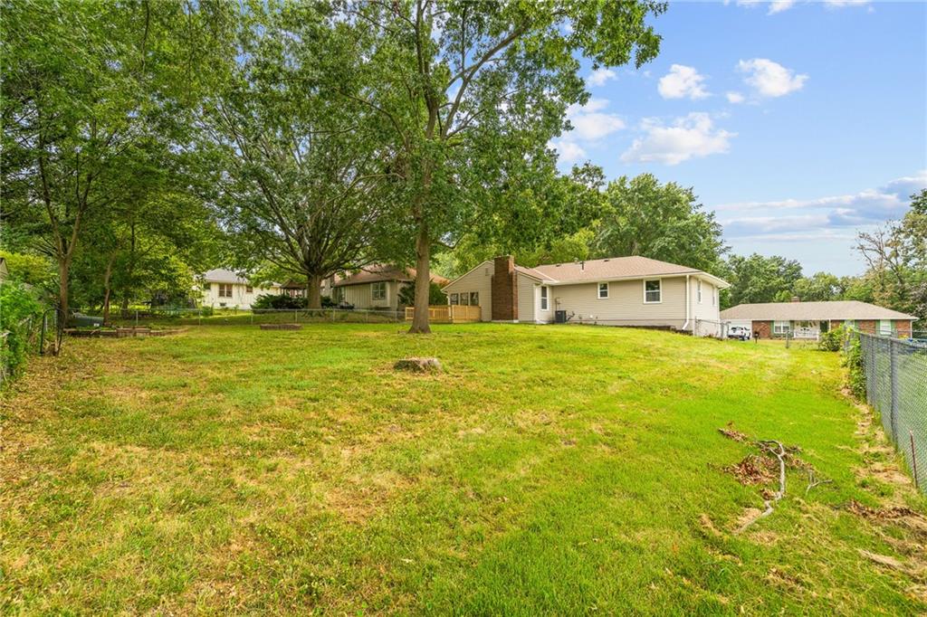 113 SW Concord Ct, Blue Springs, MO 64014